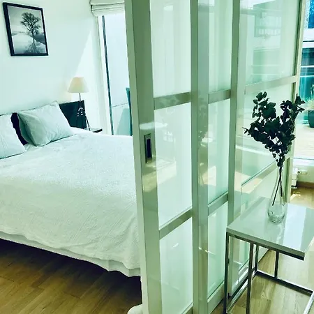City Heart Apartment With A Sunny Rooftop Terrace 塔林 外观 照片
