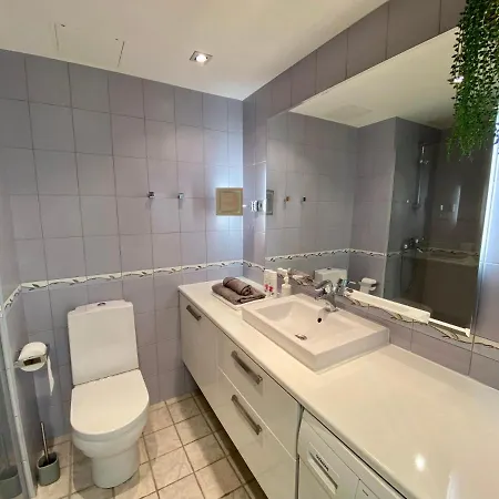 City Heart Apartment With A Sunny Rooftop Terrace 塔林 外观 照片